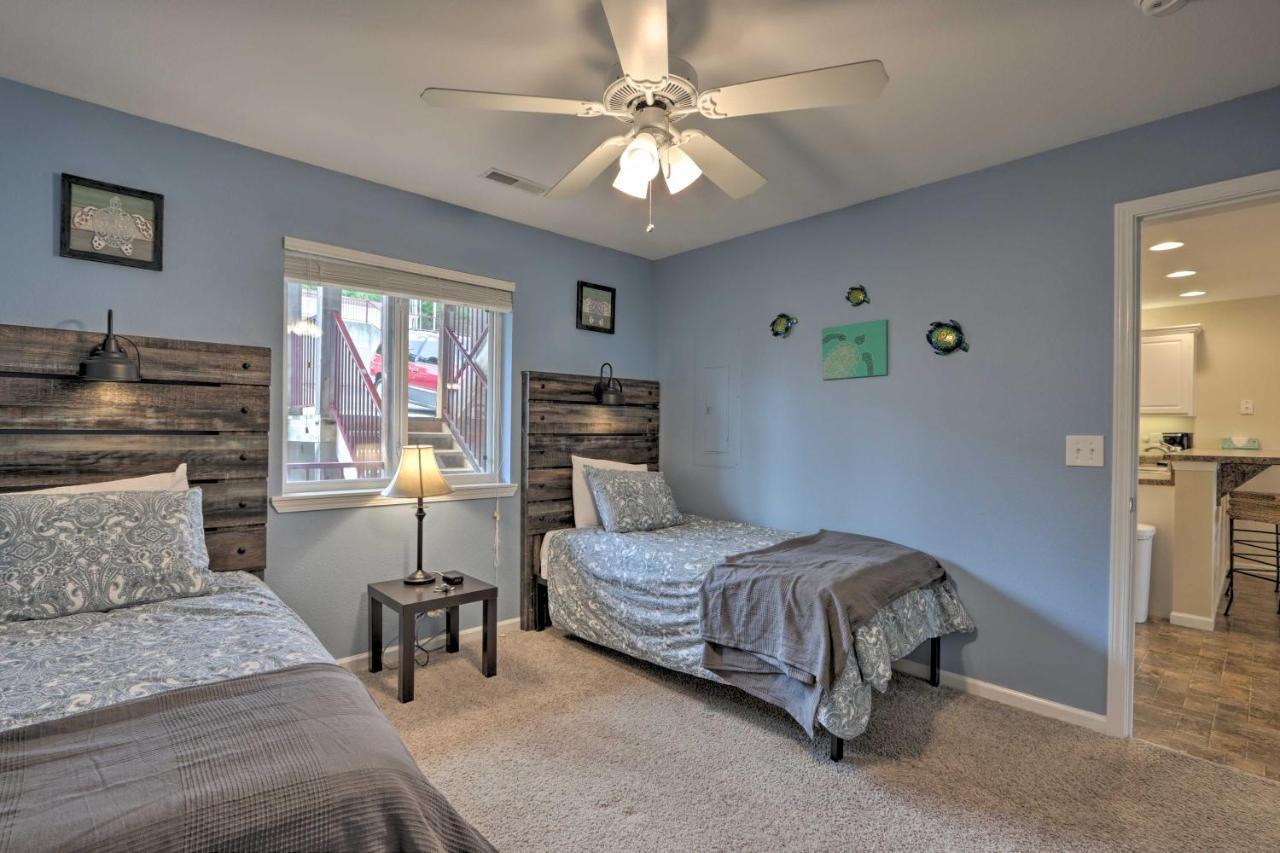 The Lake Escape With Balcony And Pool Access! Camdenton Exterior photo