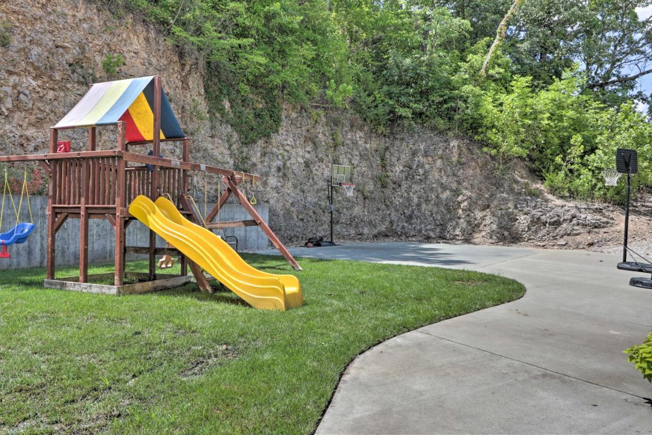 The Lake Escape With Balcony And Pool Access! Camdenton Exterior photo